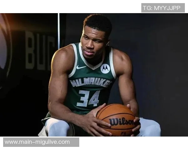 字母哥开局强势表现赛季前三战场均35分15篮板5助攻创历史新纪录