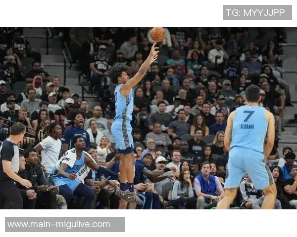 福克斯缺阵却创队史最佳开局新生代马刺如何逆袭成功